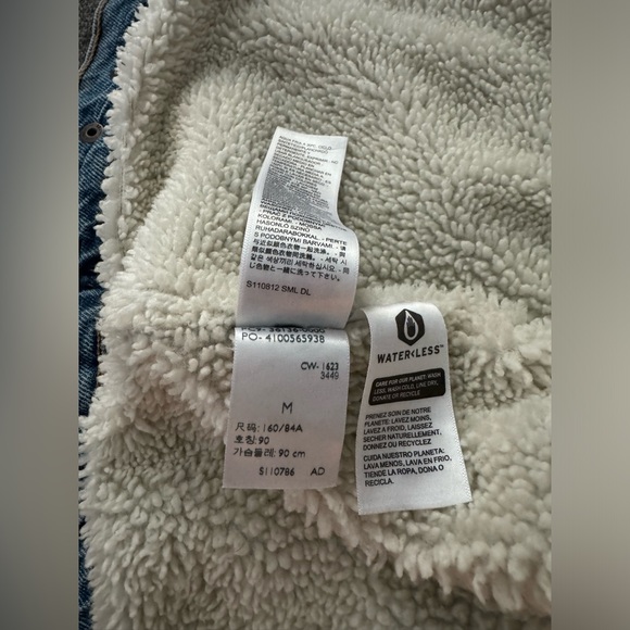 Levi’s Denim & Sherpa Warm Vintage Style Trucker Jean Jacket Size Medium - Picture 10 of 11